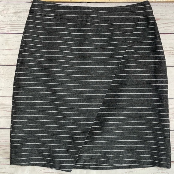 LOFT 2P Black and White Striped Asymmetrical Cut Mini Skirt EUC - Picture 9 of 12